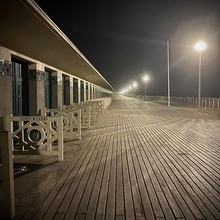 Petit A 3 Minutes A Pied De La Avec Terrasse Et Parking Privee Gratuit