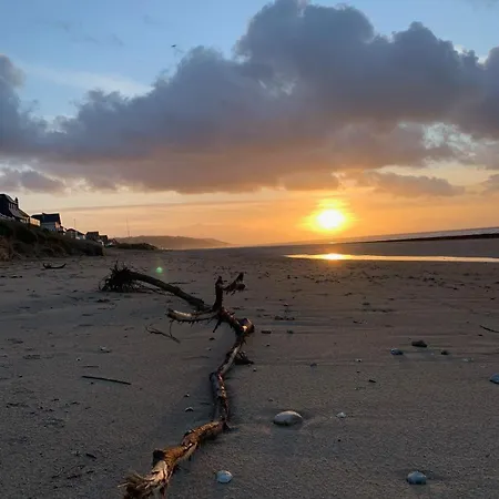 Petit A 3 Minutes A Pied De La Avec Terrasse Et Parking Privee Gratuit Prázdninový dům *